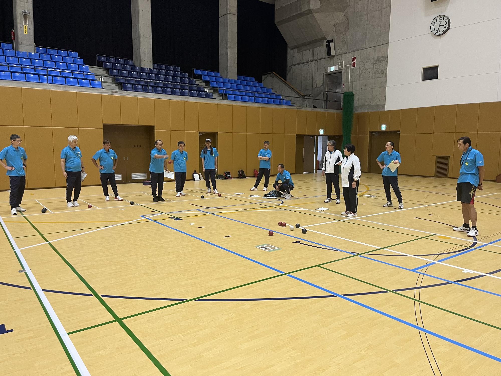 参加する市民の立場で研修する写真