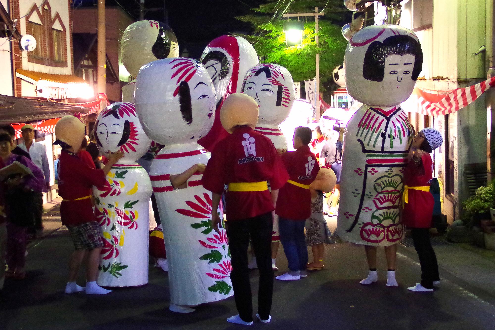 全国こけし祭りのフェスティバルの様子