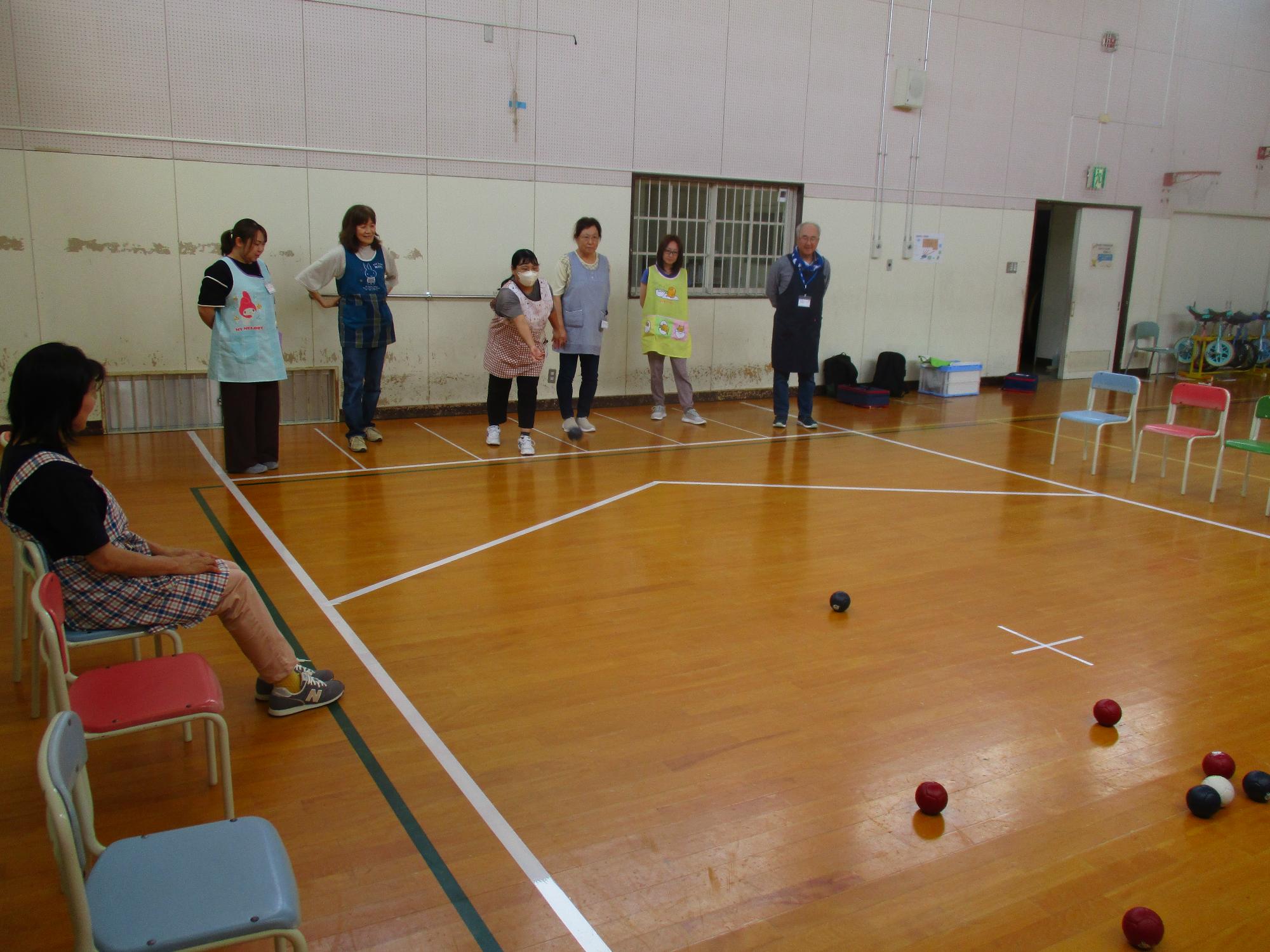古川南児童センターでのボッチャ出前講座の写真1