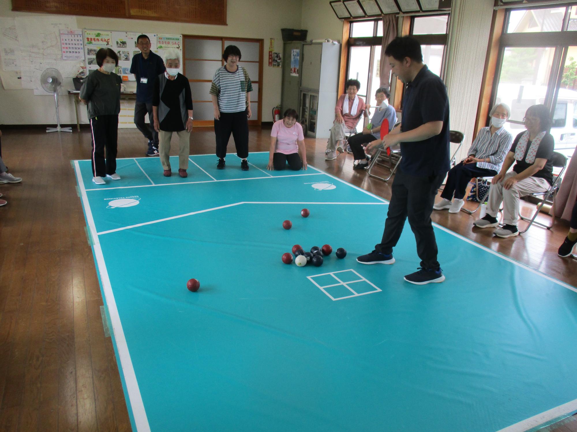 長岡針行政区でのボッチャ出前講座の写真2
