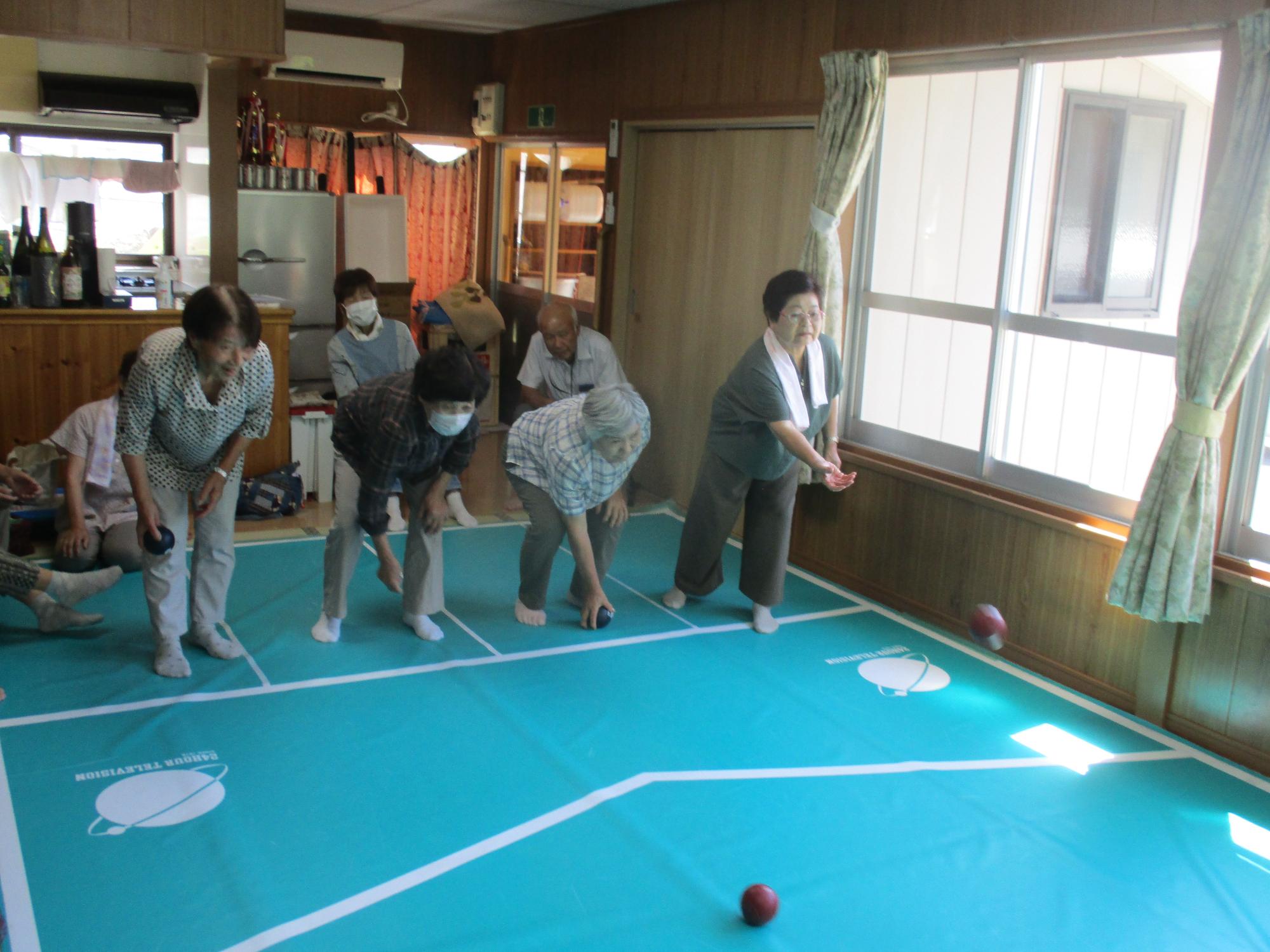 「田尻柳沢行政区（お茶っこ会）」でのボッチャ出前講座の写真