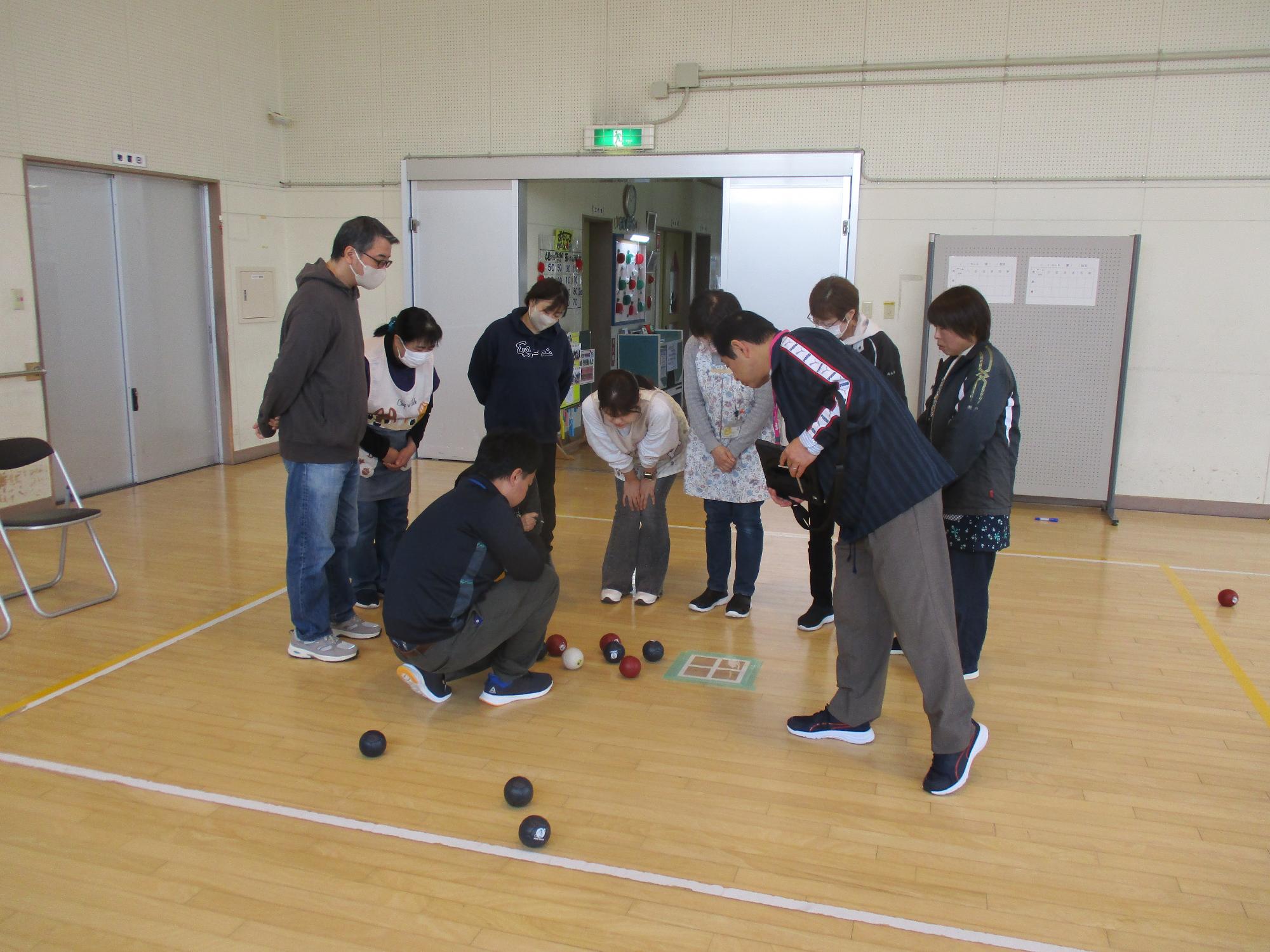 稲葉児童センター職員研修会での活動の写真