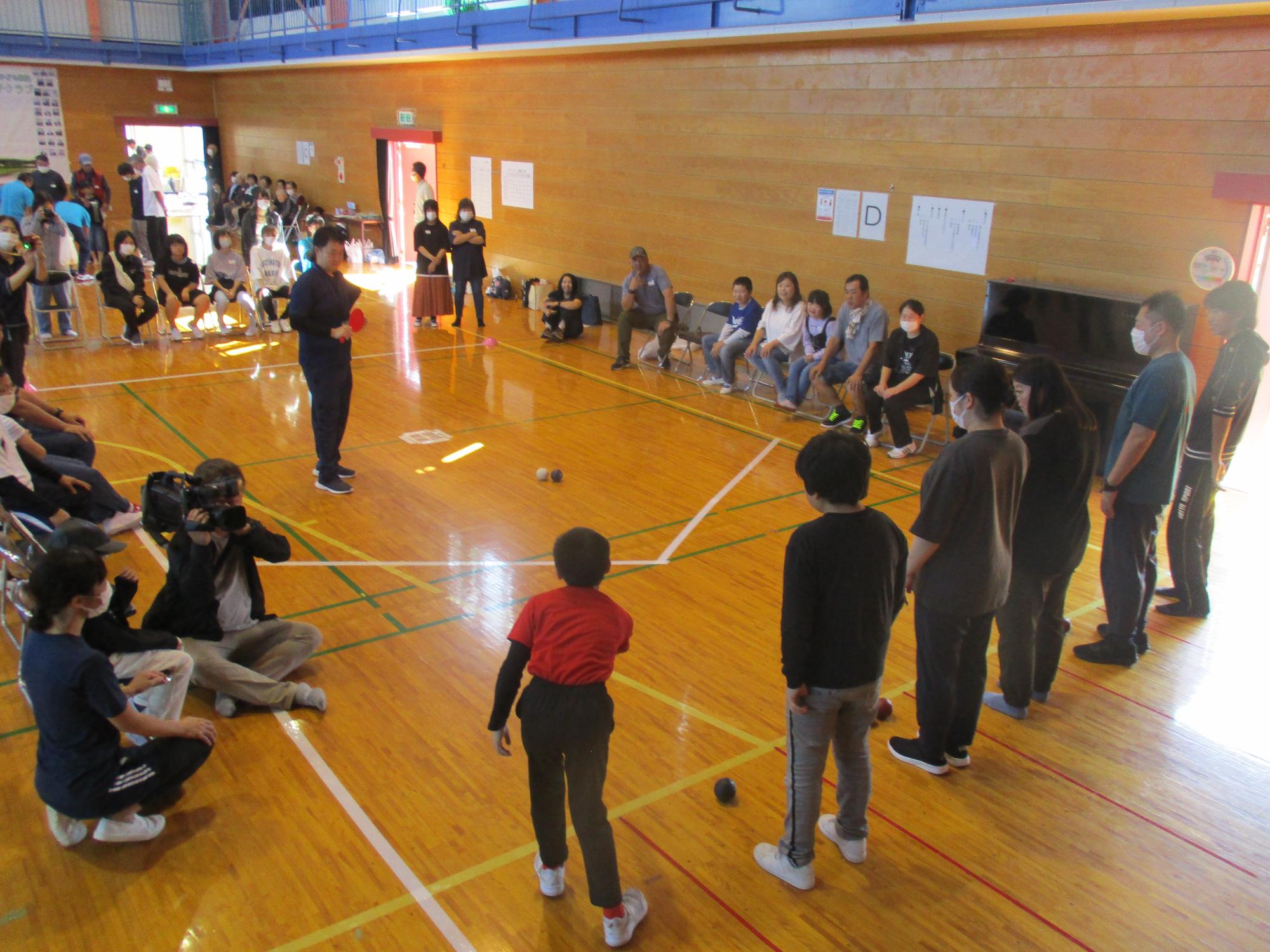 下伊場野水辺の楽校感謝のつどい「ボッチャ交流会」の写真2