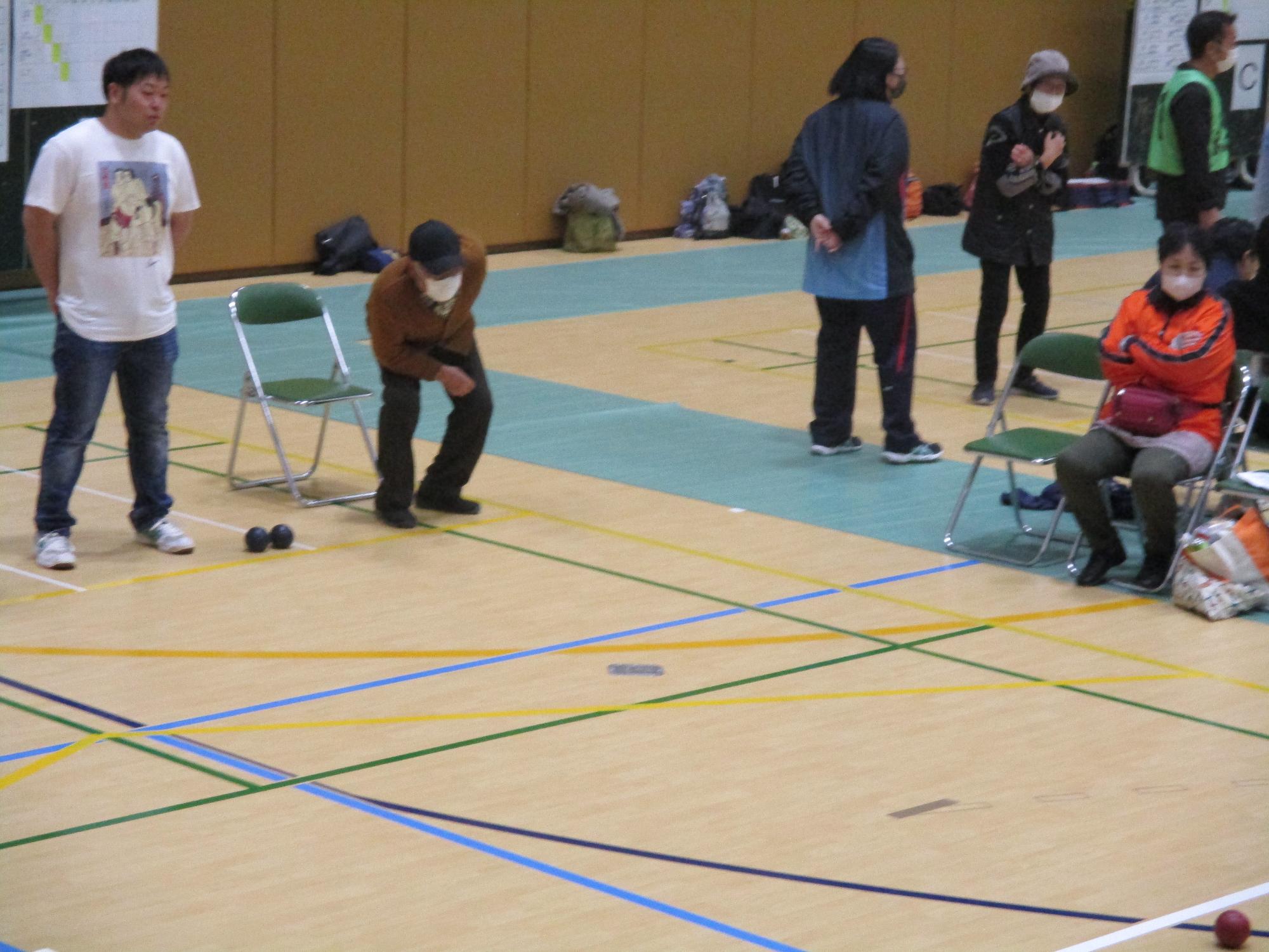 高齢者が大活躍している写真