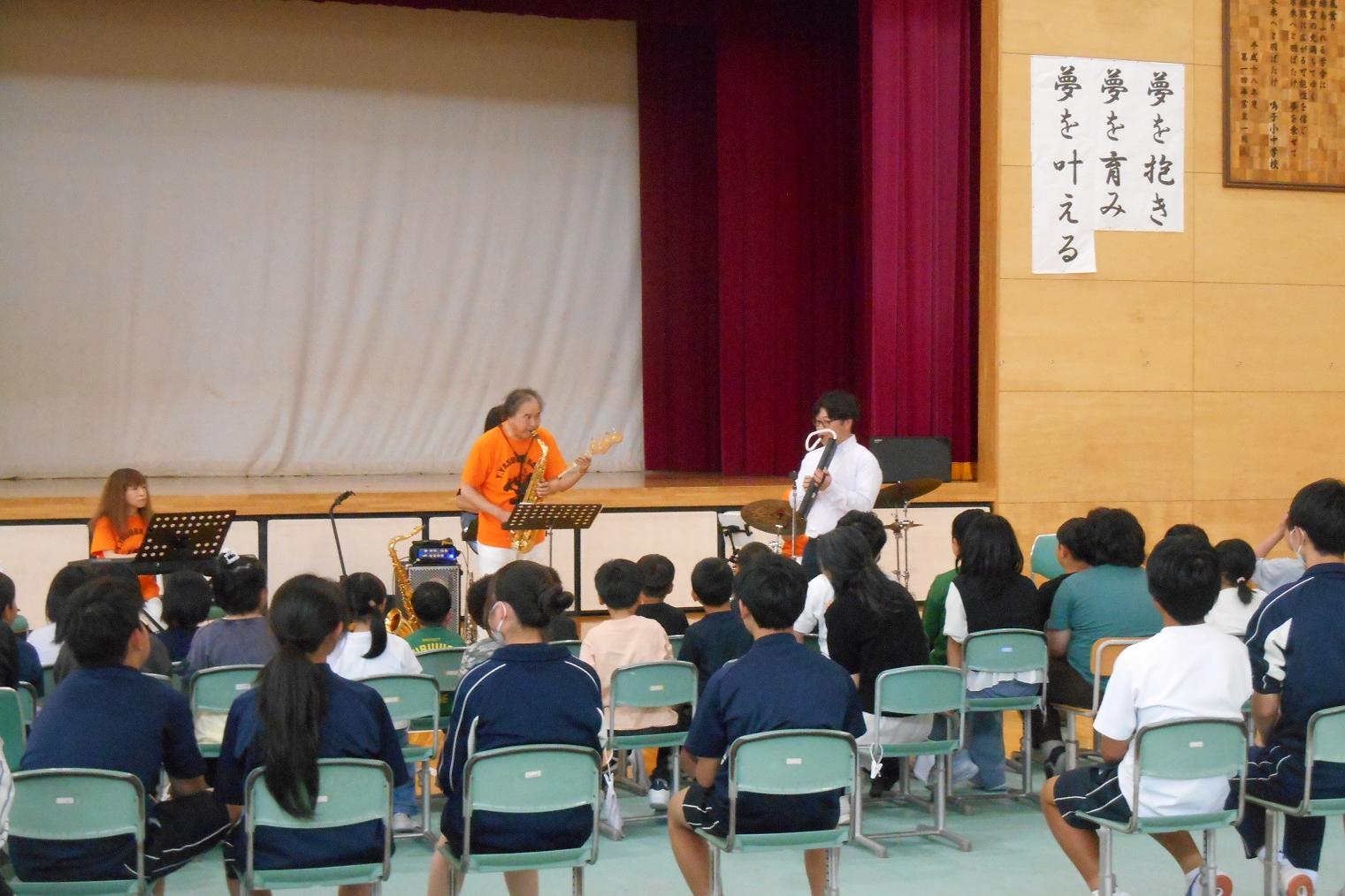 令和8年度鳴子小中学校での様子（先生飛び入り）